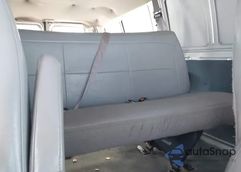 2001 Ford E-350 Super Duty Commercial/Recreational from USA, damaged, VIN 1FTSE34L51HA62352